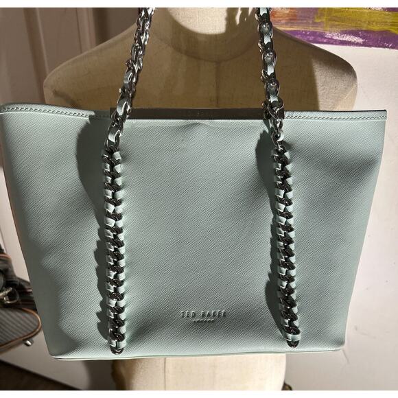 TED BAKER LONDON | CLOVER CHAIN SHOPPER - Picture 1 of 12